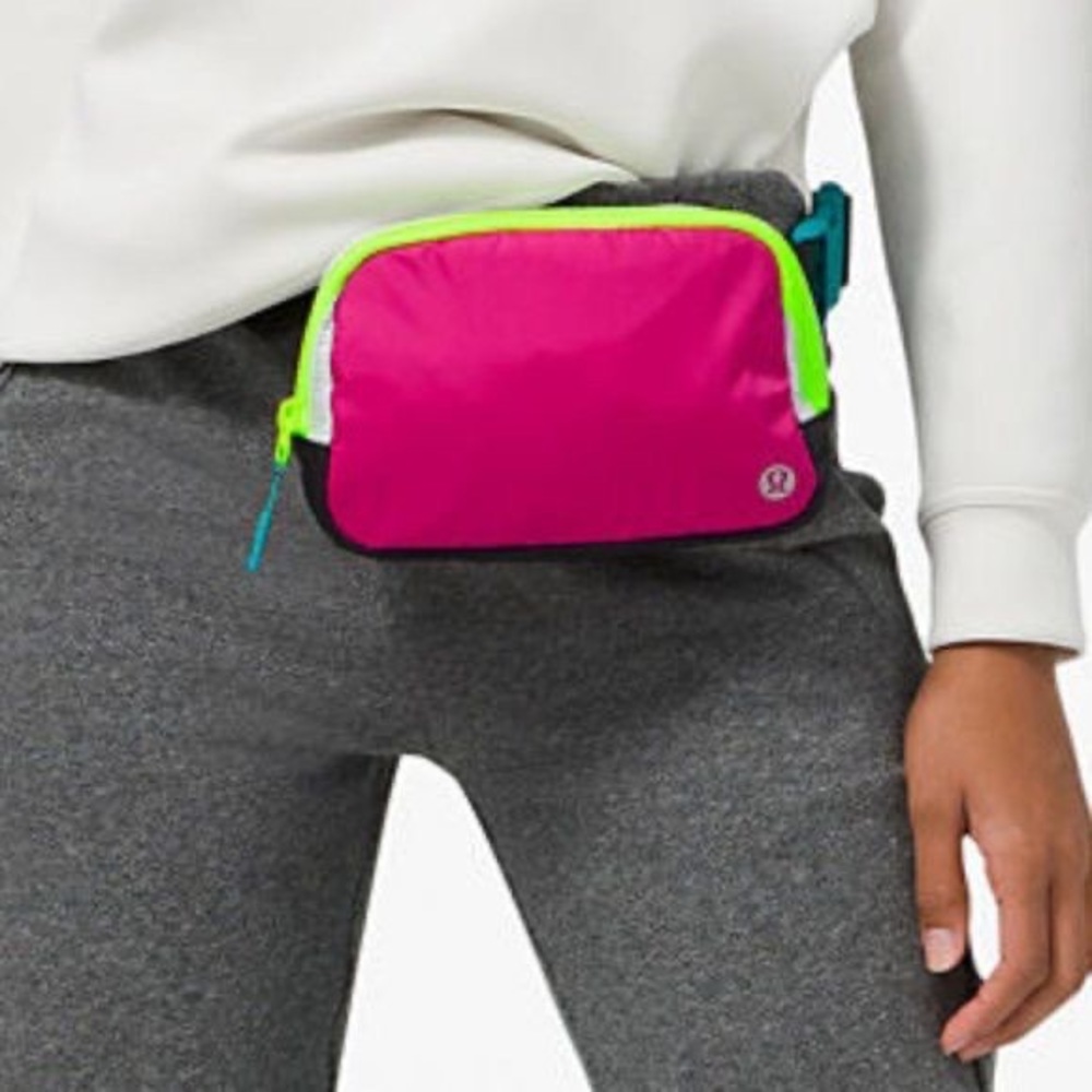 Lululemon Everywhere Belt Bag